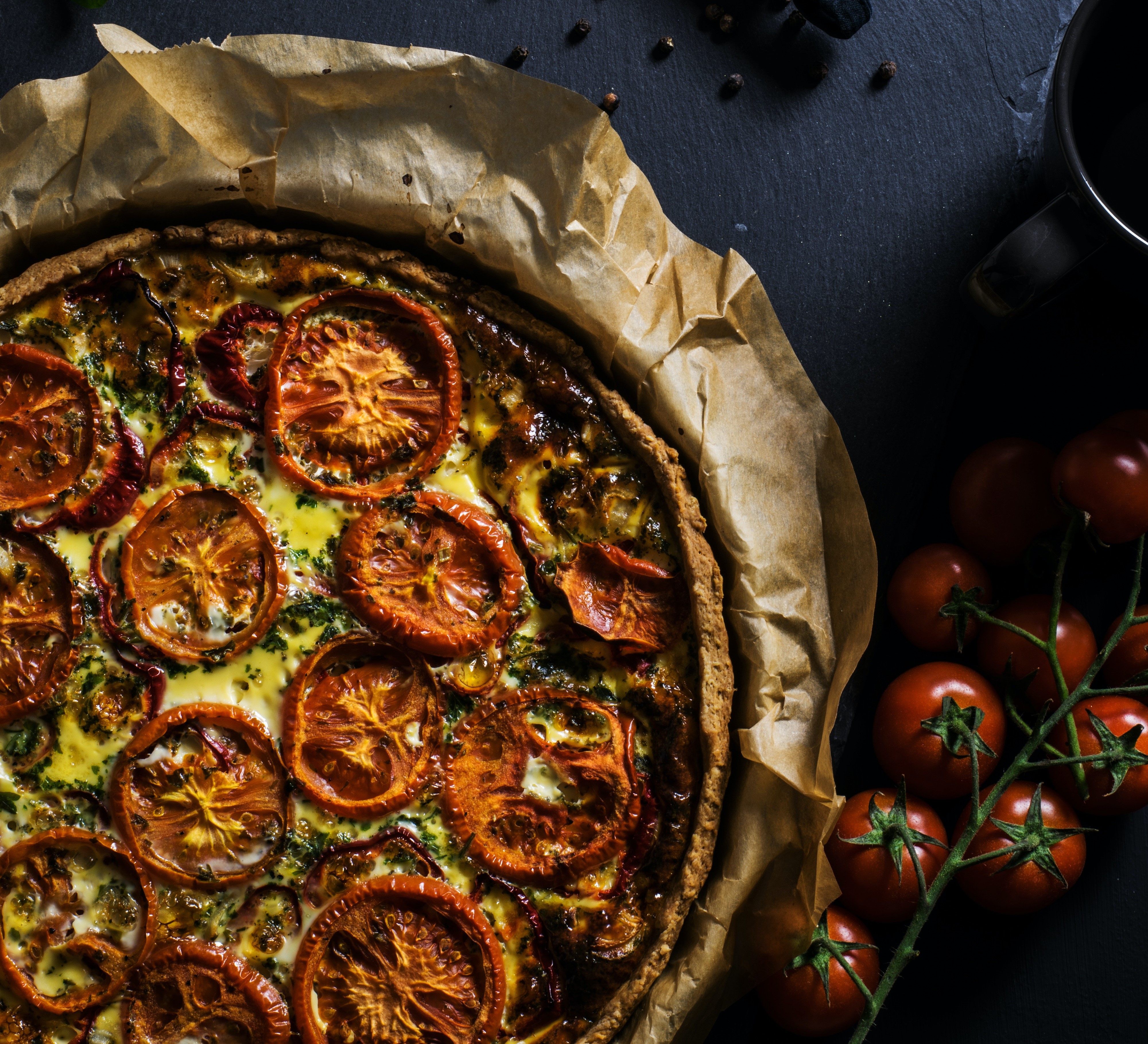 Quiche with tomatoes and basil